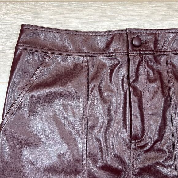 NWT Marie Oliver Braden Vegan Mini Skirt in Bordeaux Size 8 - Picture 6 of 15